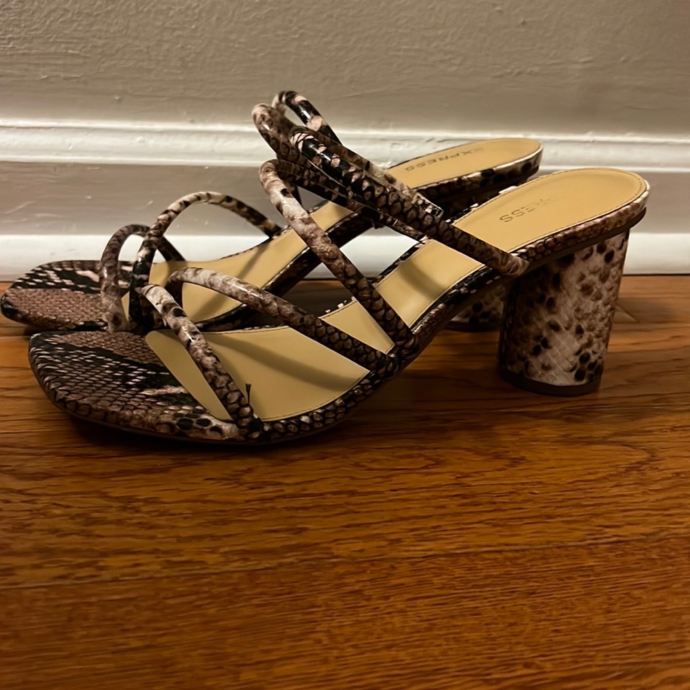 Worn soles however, the shoe itself to the eye looks immaculate